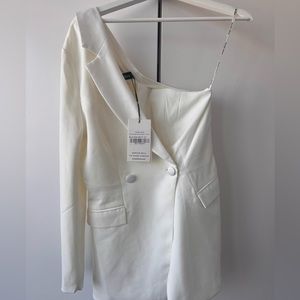 Never Worn Lavish Alice 2 Piece Asymmetrical White Suit